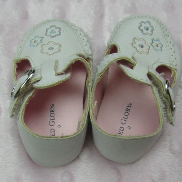 INFANT SHOES SIZE 0 GIRLS - Picture 2 of 4